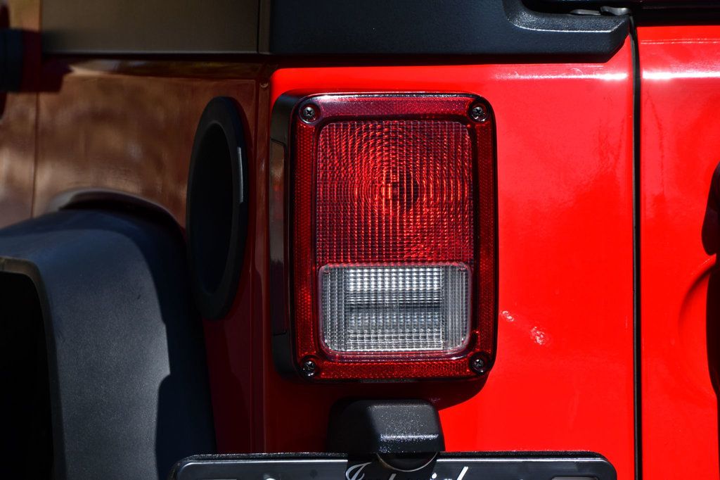 2018 Jeep Wrangler Unlimited Sahara photo 11