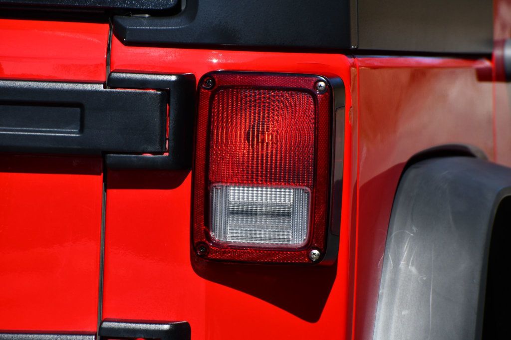 2018 Jeep Wrangler Unlimited Sahara photo 12