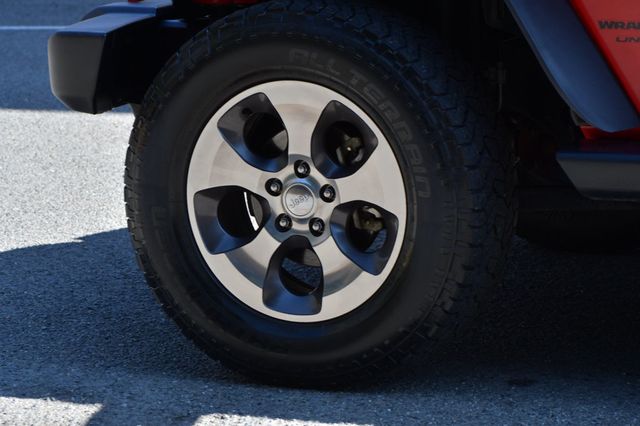 2018 Jeep Wrangler JK Unlimited Sahara 4x4 - 22807198 - 17