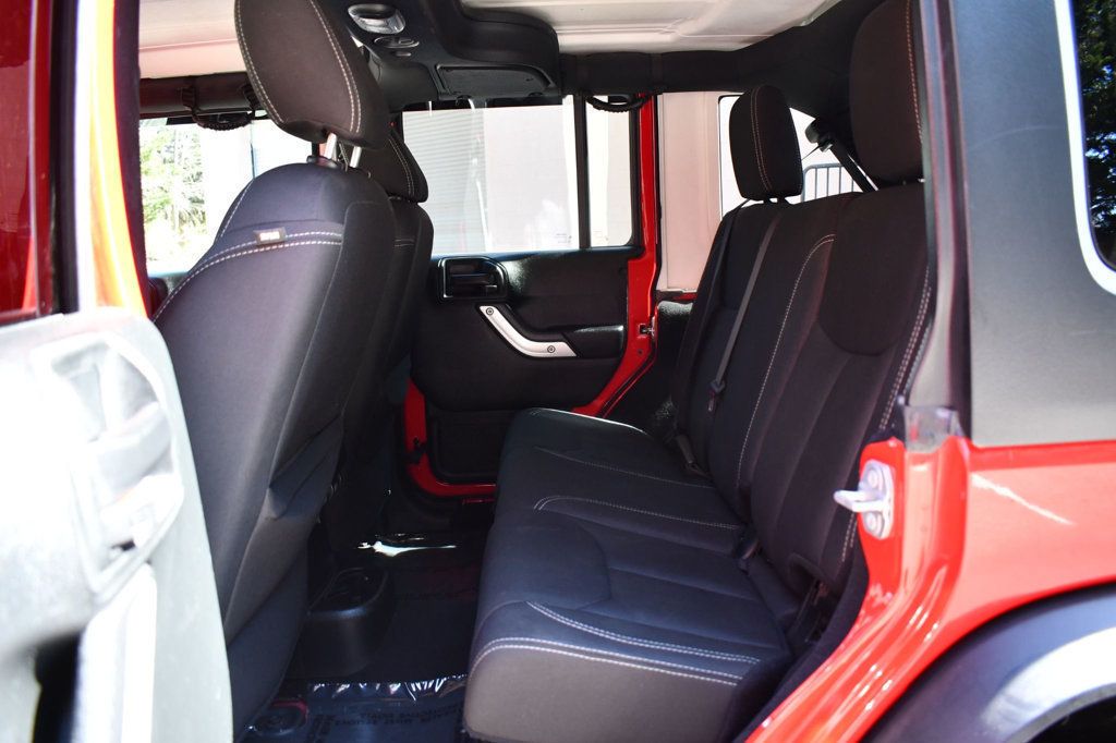 2018 Jeep Wrangler Unlimited Sahara photo 17