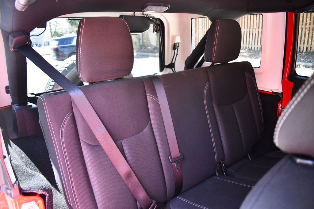 2018 Jeep Wrangler Unlimited Sahara photo 21