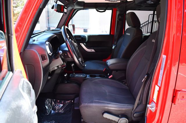 2018 Jeep Wrangler JK Unlimited Sahara 4x4 - 22807198 - 27