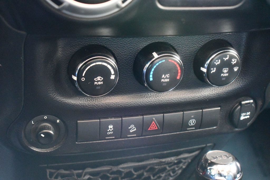 2018 Jeep Wrangler Unlimited Sahara photo 40
