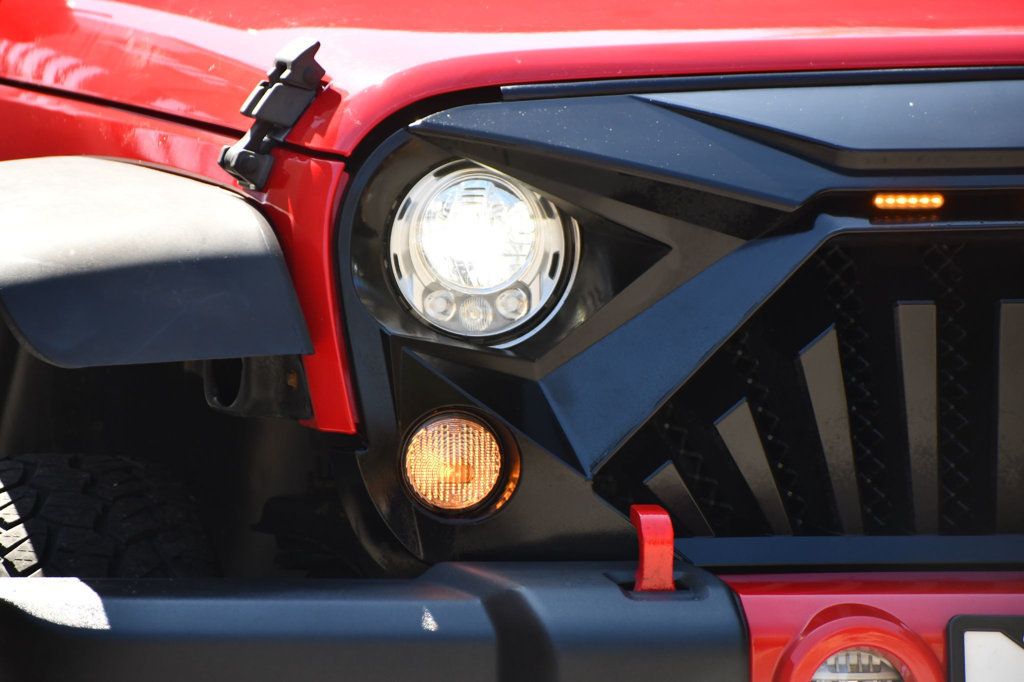 2018 Jeep Wrangler Unlimited Sahara photo 6