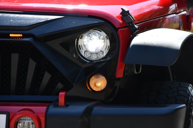 2018 Jeep Wrangler JK Unlimited Sahara 4x4 - 22807198 - 6