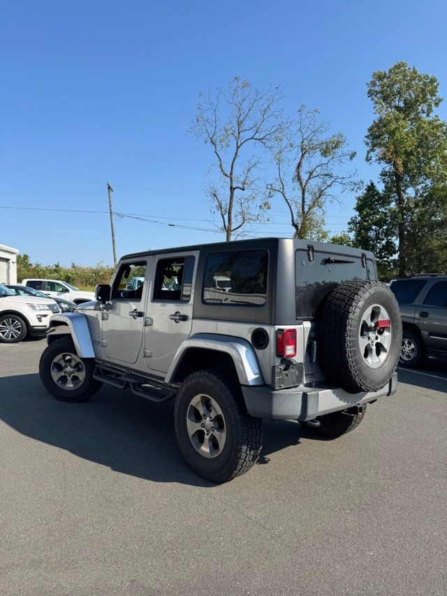 2018 Jeep Wrangler JK Unlimited Sahara 4x4 - 22630762 - 18