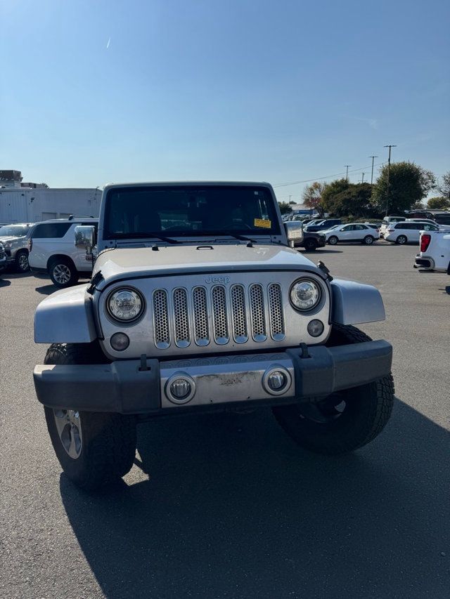 2018 Jeep Wrangler JK Unlimited Sahara 4x4 - 22630762 - 1