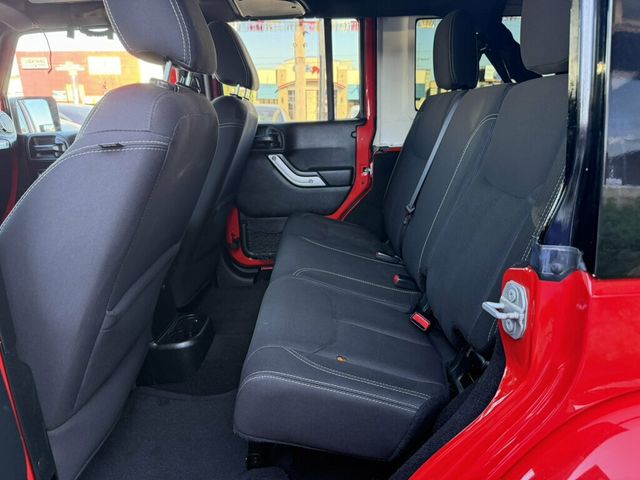 2018 Jeep Wrangler JK Unlimited Sahara 4x4 - 23091984 - 9