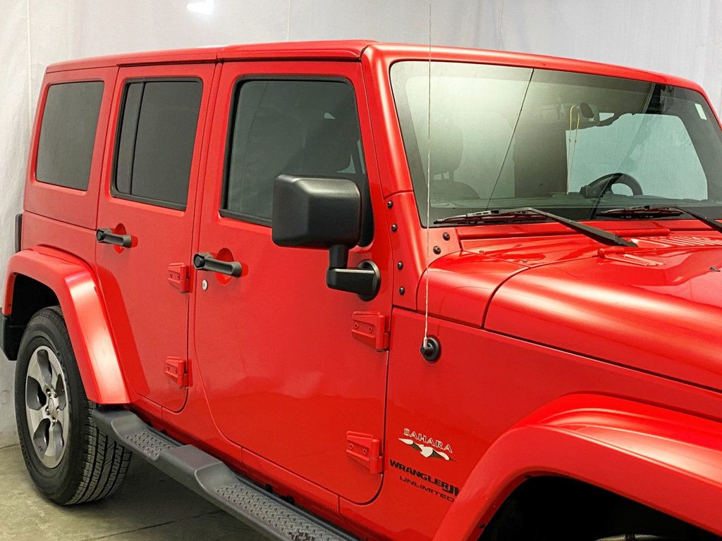 2018 Jeep Wrangler JK Unlimited Sahara 4x4 - 22982365 - 9