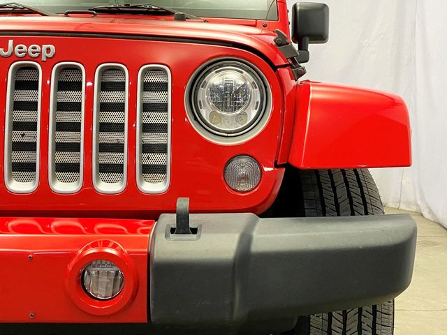 2018 Jeep Wrangler JK Unlimited Sahara 4x4 - 22982365 - 13