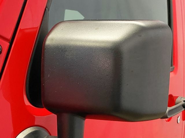 2018 Jeep Wrangler JK Unlimited Sahara 4x4 - 22982365 - 14