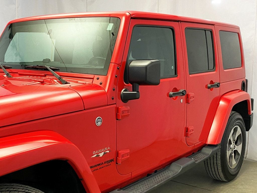 2018 Jeep Wrangler JK Unlimited Sahara 4x4 - 22982365 - 1