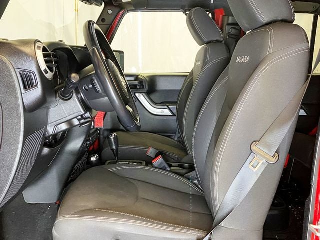 2018 Jeep Wrangler JK Unlimited Sahara 4x4 - 22982365 - 20