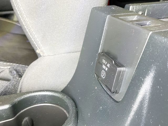 2018 Jeep Wrangler JK Unlimited Sahara 4x4 - 22982365 - 36