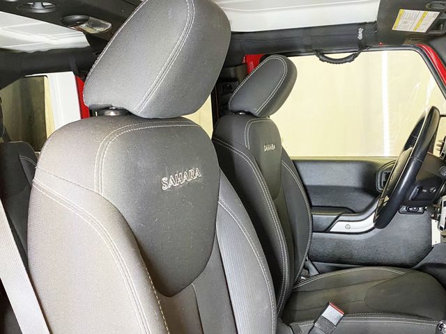 2018 Jeep Wrangler JK Unlimited Sahara 4x4 - 22982365 - 41