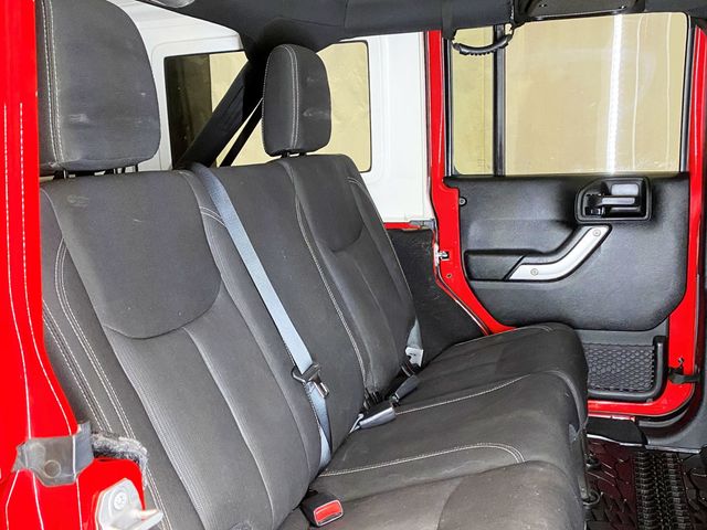 2018 Jeep Wrangler JK Unlimited Sahara 4x4 - 22982365 - 46