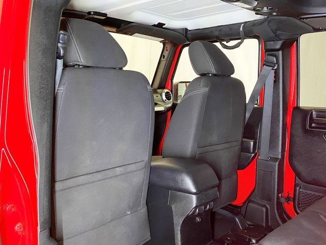 2018 Jeep Wrangler JK Unlimited Sahara 4x4 - 22982365 - 48