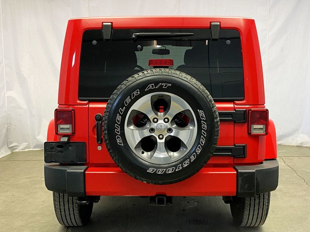 2018 Jeep Wrangler JK Unlimited Sahara 4x4 - 22982365 - 4