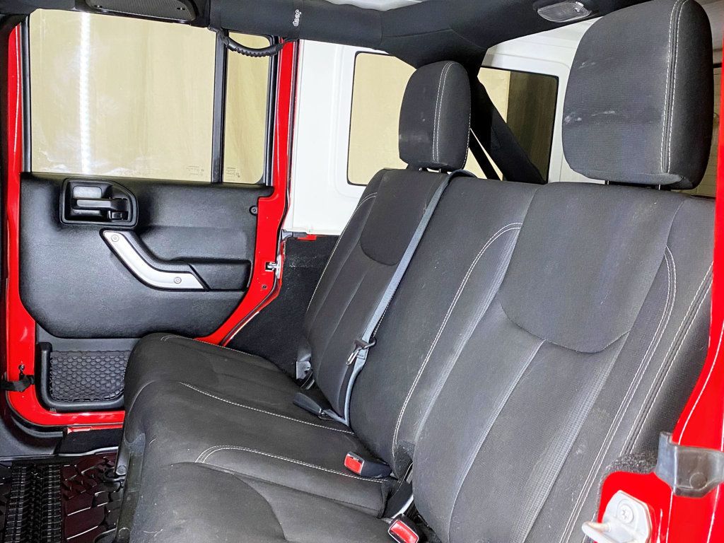 2018 Jeep Wrangler JK Unlimited Sahara 4x4 - 22982365 - 49