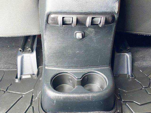 2018 Jeep Wrangler JK Unlimited Sahara 4x4 - 22982365 - 50