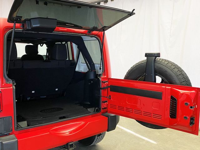 2018 Jeep Wrangler JK Unlimited Sahara 4x4 - 22982365 - 51