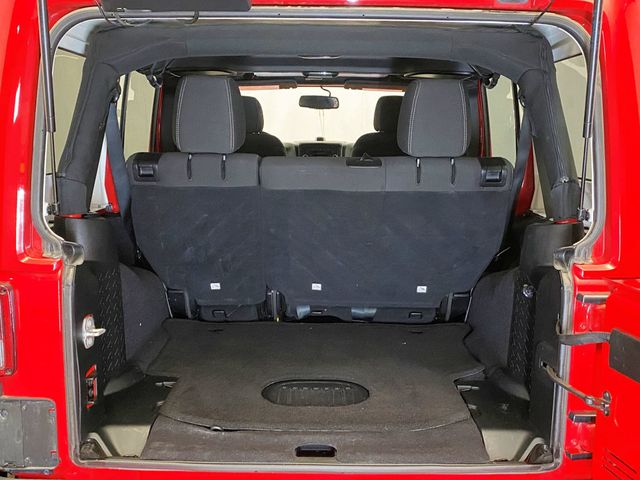 2018 Jeep Wrangler JK Unlimited Sahara 4x4 - 22982365 - 52