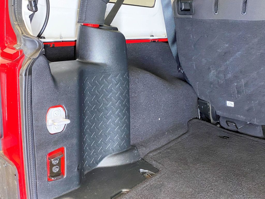 2018 Jeep Wrangler JK Unlimited Sahara 4x4 - 22982365 - 53