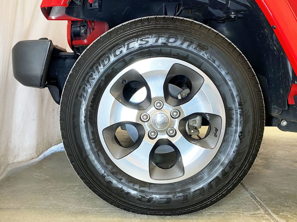 2018 Jeep Wrangler JK Unlimited Sahara 4x4 - 22982365 - 56