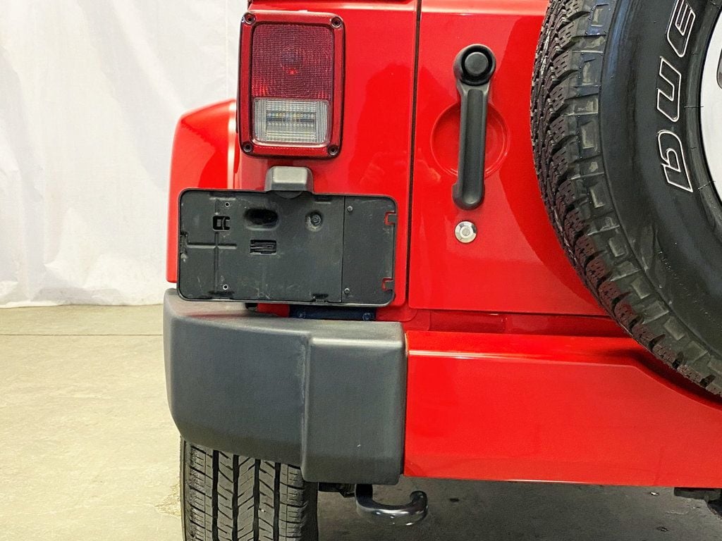 2018 Jeep Wrangler JK Unlimited Sahara 4x4 - 22982365 - 5