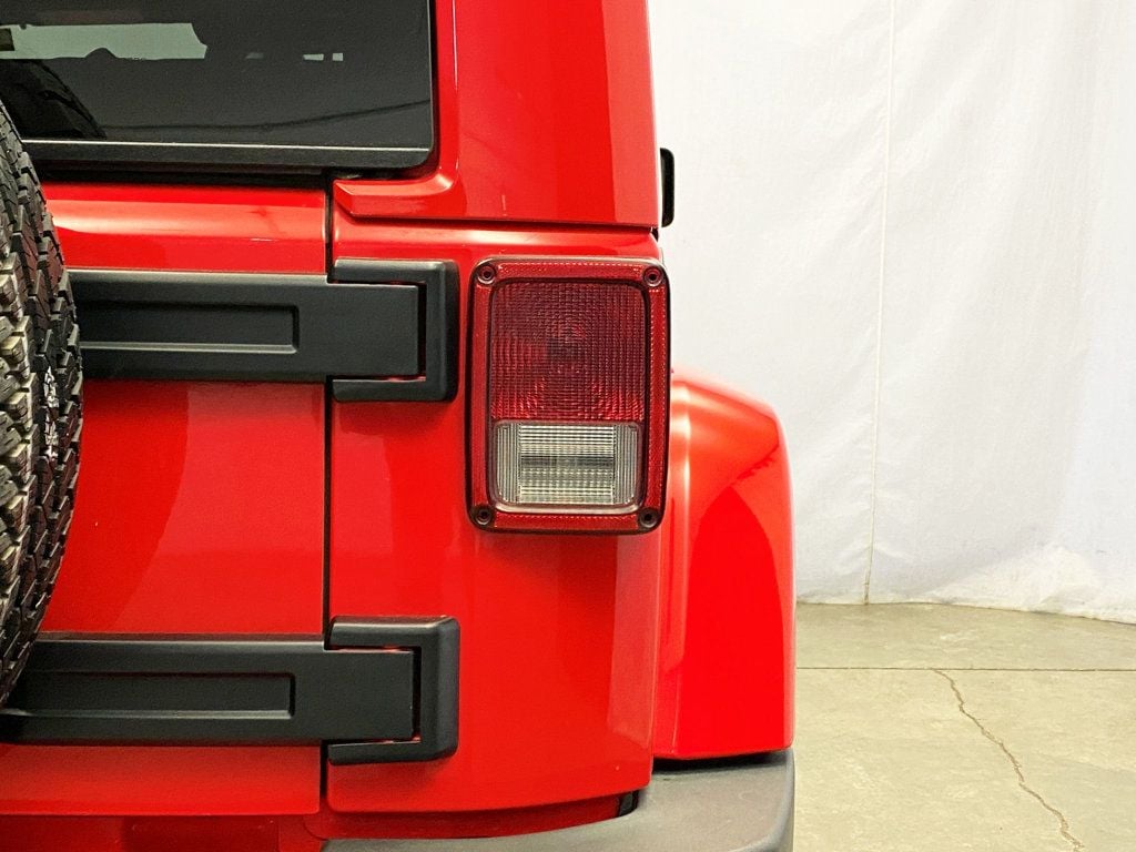 2018 Jeep Wrangler JK Unlimited Sahara 4x4 - 22982365 - 7