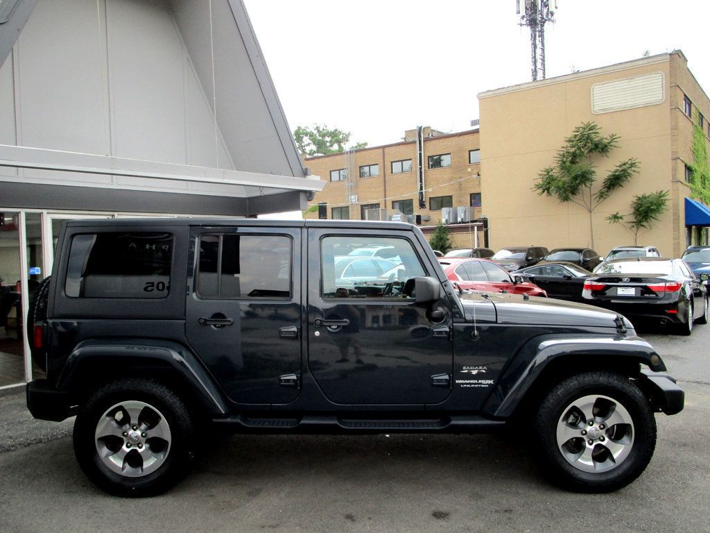 2018 Jeep Wrangler Unlimited Sahara photo 11