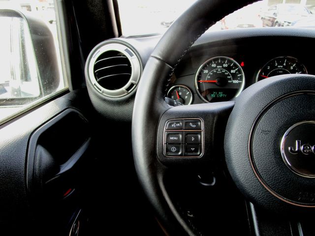 2018 Jeep Wrangler JK Unlimited Sahara 4x4 - 22866459 - 18