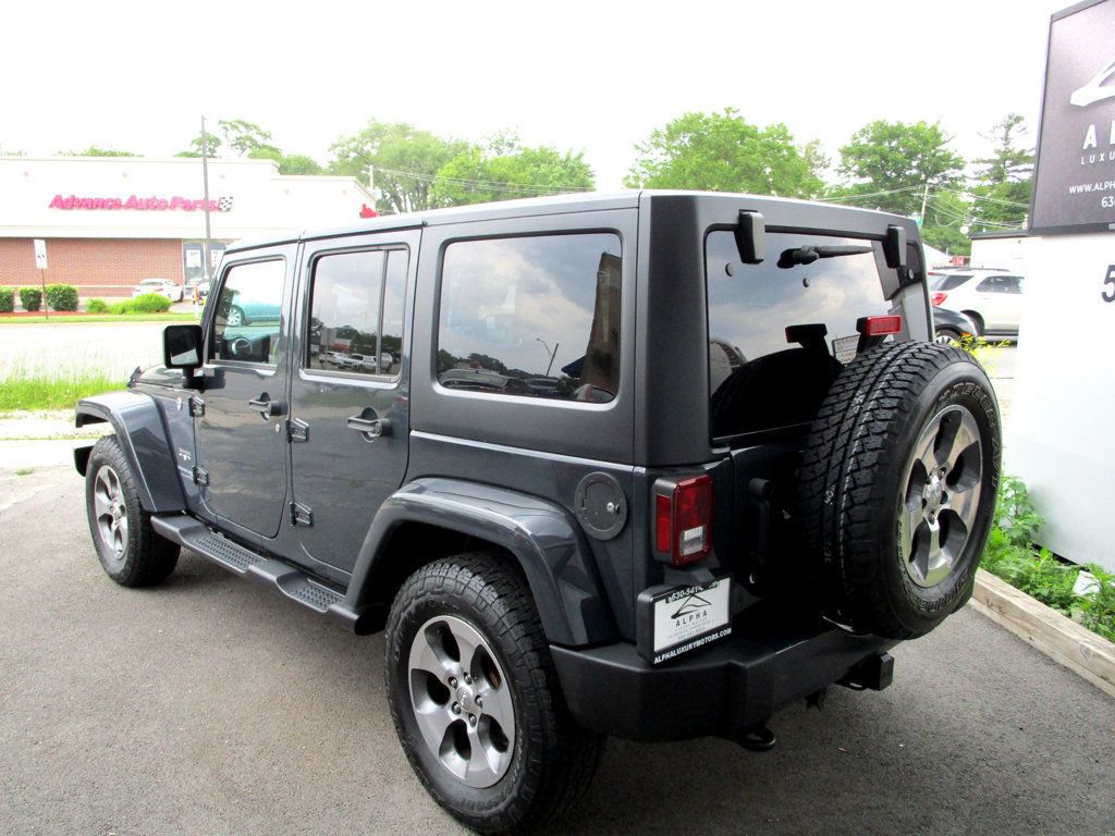 2018 Jeep Wrangler Unlimited Sahara photo 9