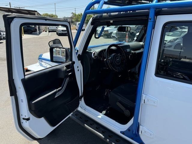 2018 Jeep Wrangler JK Unlimited Sahara 4x4 - 22468704 - 52