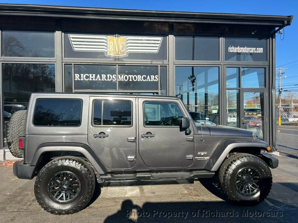 2018 Jeep Wrangler JK Unlimited Sahara 4x4 - 22637246 - 1