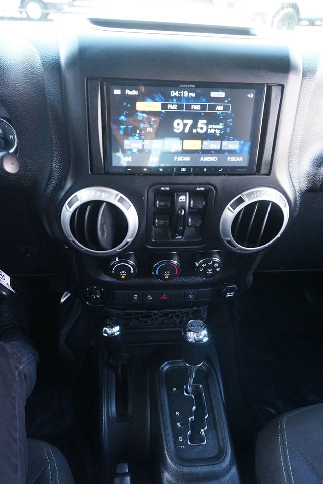 2018 Jeep Wrangler JK Unlimited SAHARA, 4X4, PREMIUM WHEELS, ALL TERRAIN TIRES, HARD TOP - 23021784 - 26