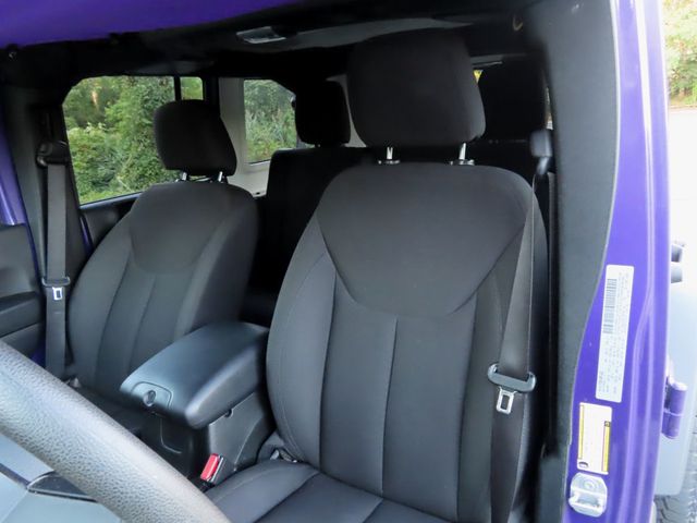 2018 Jeep Wrangler JK Unlimited Sport 4x4 - 22910630 - 17