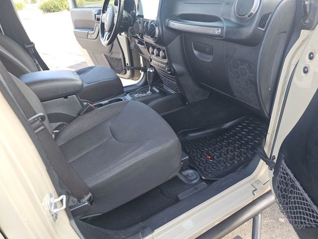 2018 Jeep Wrangler JK Unlimited Sport 4x4 - 19138003 - 20