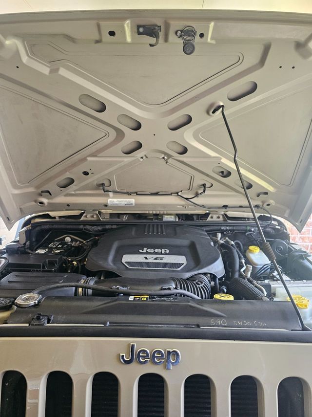 2018 Jeep Wrangler JK Unlimited Sport 4x4 - 19138003 - 36
