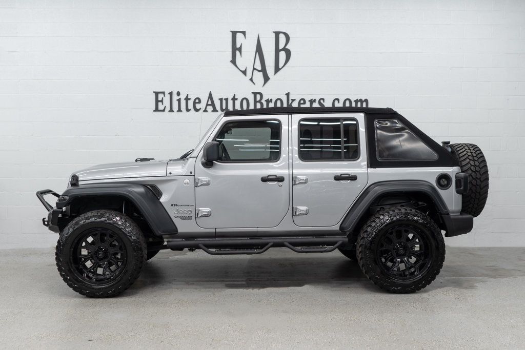 Jeep Wrangler JK photo 2