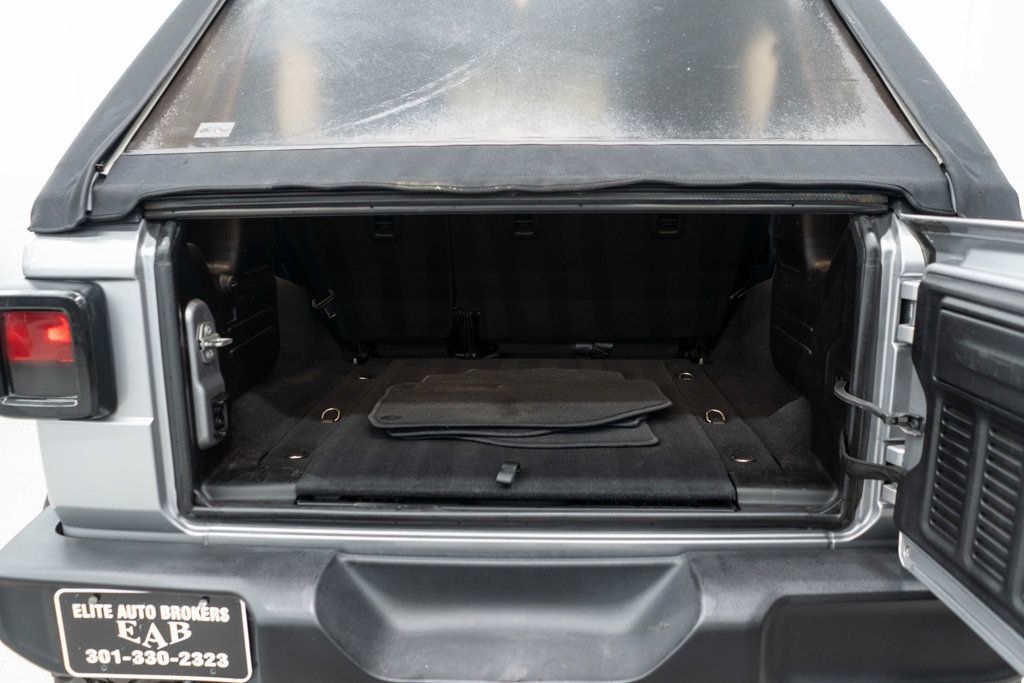 Jeep Wrangler JK photo 36