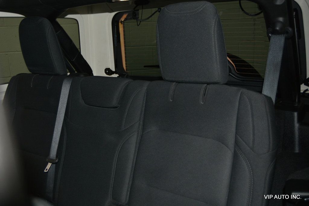 2018 Jeep Wrangler JK Unlimited Sport 4x4 - 22675498 - 21