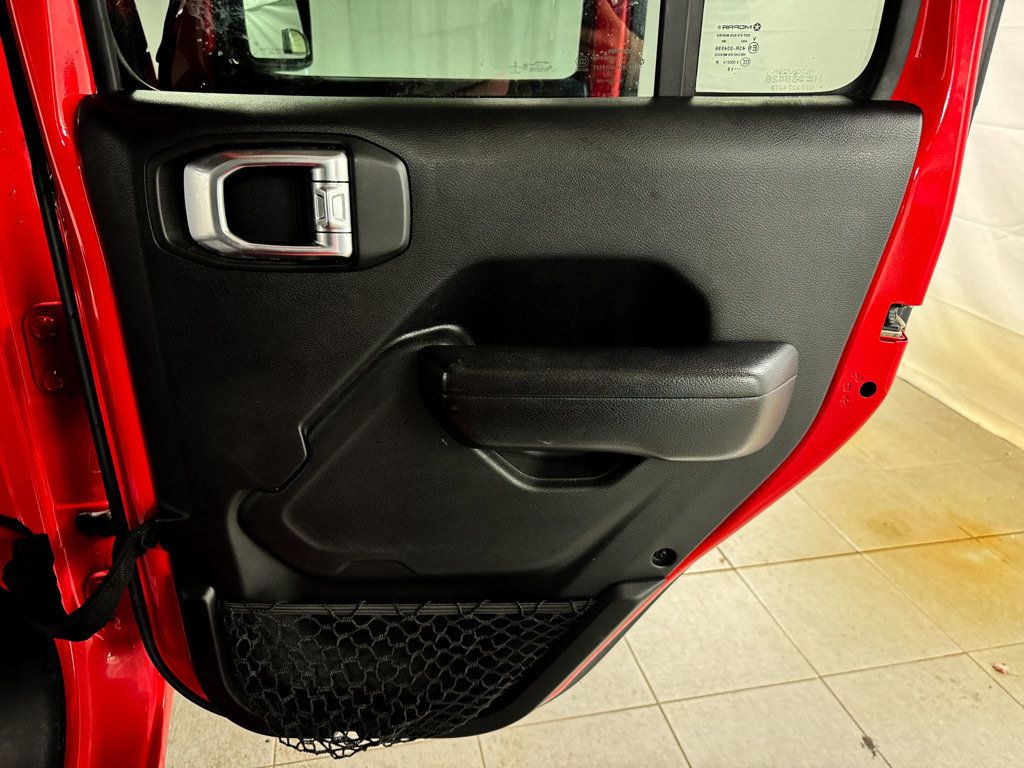 2018 Jeep Wrangler JK Unlimited SPORT 4X4 - 22945431 - 16