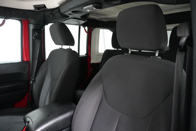 2018 Jeep Wrangler JK Unlimited Sport S 4x4 - 22875321 - 11