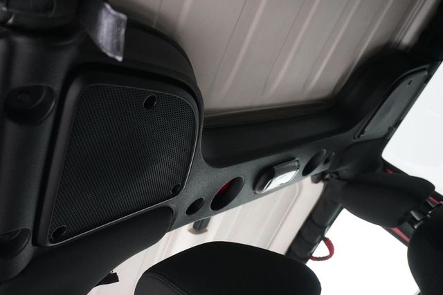 2018 Jeep Wrangler JK Unlimited Sport S 4x4 - 22875321 - 14