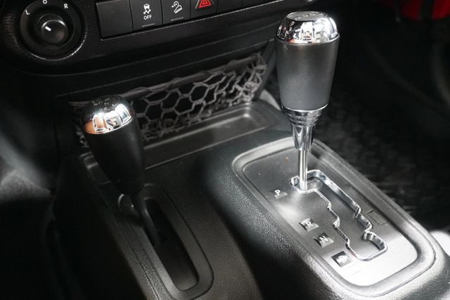 2018 Jeep Wrangler JK Unlimited Sport S 4x4 - 22875321 - 19