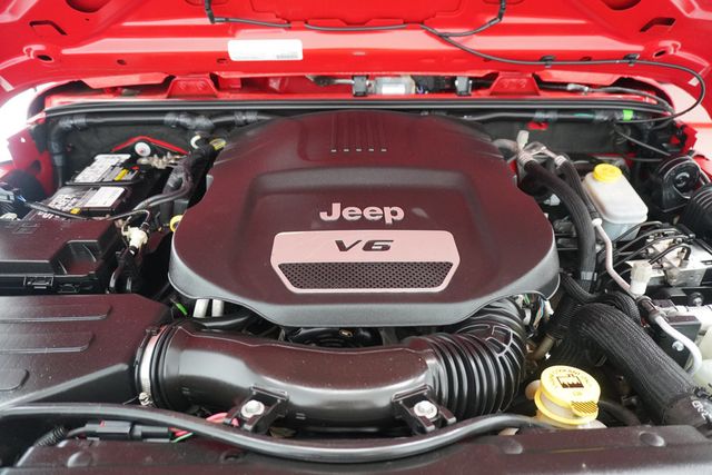 2018 Jeep Wrangler JK Unlimited Sport S 4x4 - 22875321 - 25