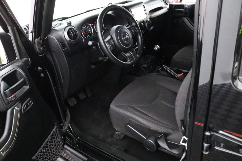 2018 Jeep Wrangler JK Unlimited Sport S 4x4 - 23035883 - 18