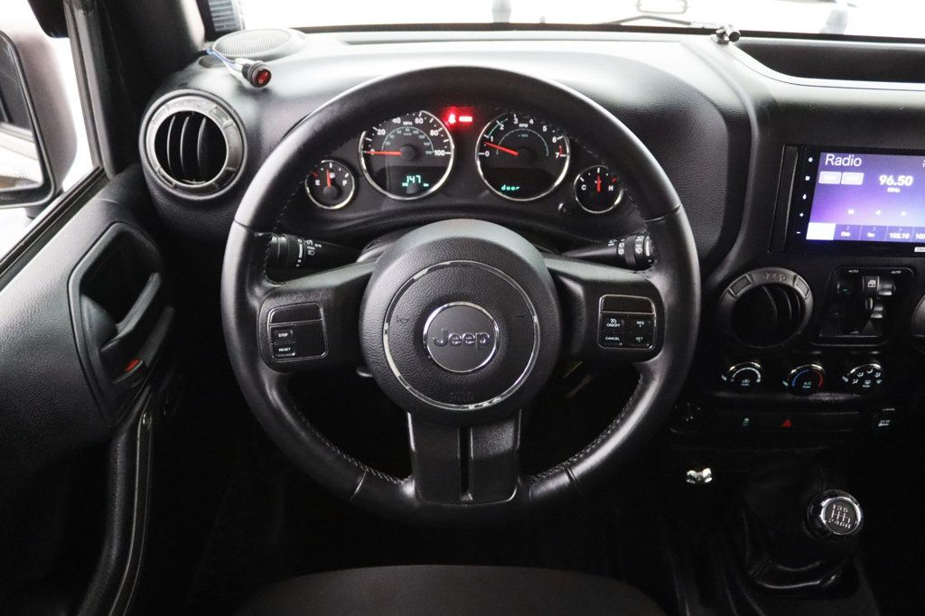 2018 Jeep Wrangler JK Unlimited Sport S 4x4 - 23035883 - 19