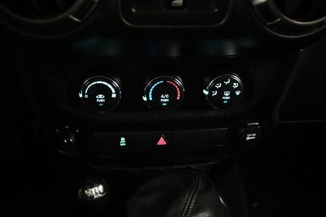 2018 Jeep Wrangler JK Unlimited Sport S 4x4 - 23035883 - 23